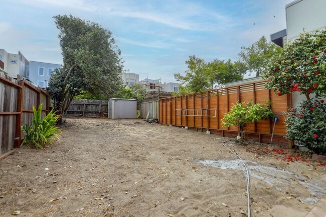 Building Photo - 5 Bed / 2 Bath home in Outer Richmond near...