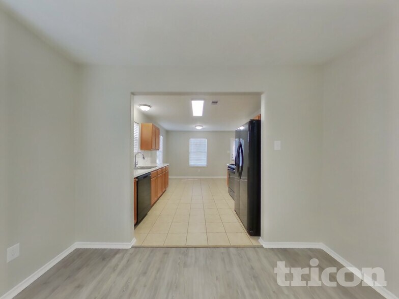 Building Photo - 7215 Lazy Summer Ct