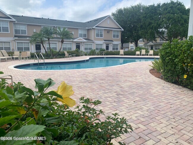 Building Photo - 100 Colibri Way