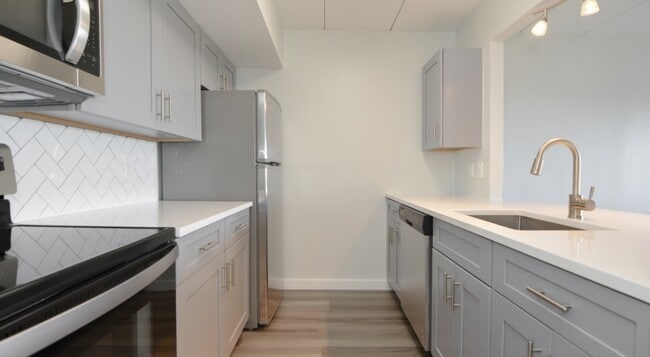 Building Photo - 6 Beechcroft St