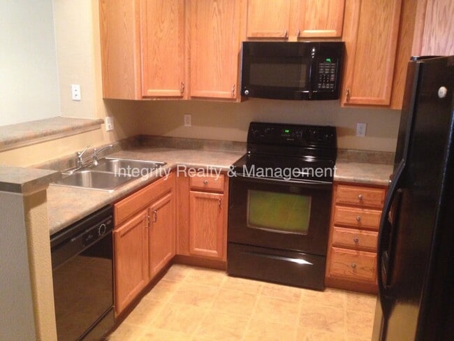 Building Photo - 1381 Royal Troon Dr