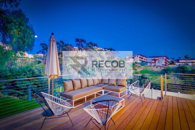 Building Photo - 2641 Curlew St