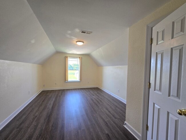 Building Photo - Minutes from Coast Guard Base, Large 2 Sto...