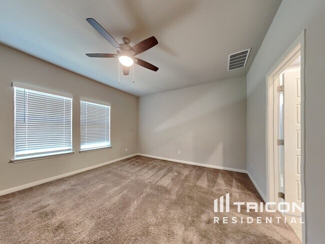 Building Photo - 13611 Emerson Way Saint Hedwig TX