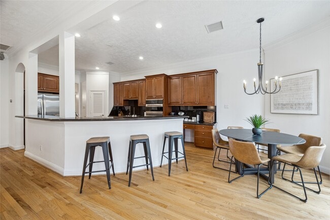 Building Photo - 5346 McCulloch Cir