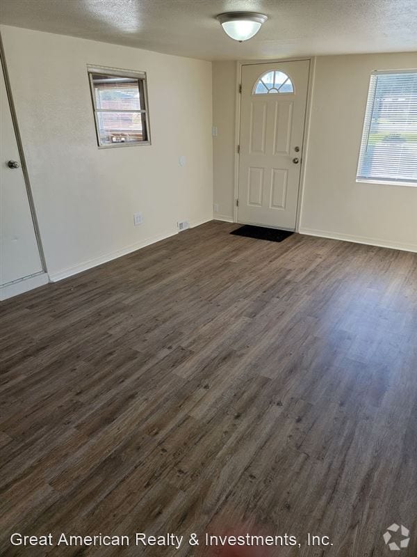 Building Photo - 3670 E Squaw Valley Dr