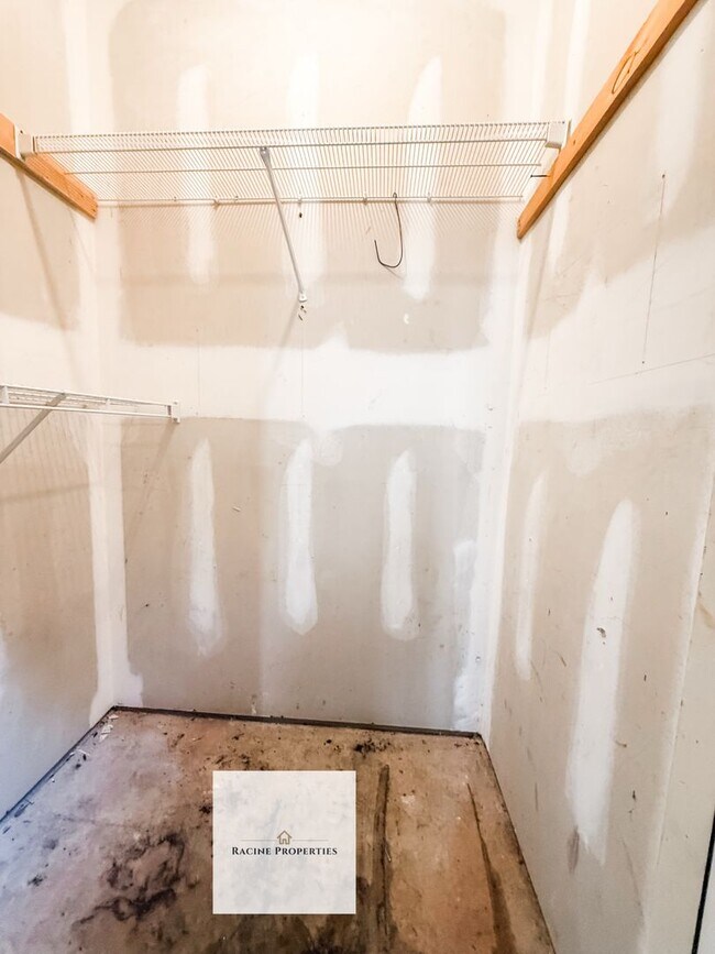 Building Photo - 203 McKenna Cir