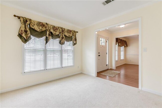 Building Photo - 2232 Woodbriar Dr