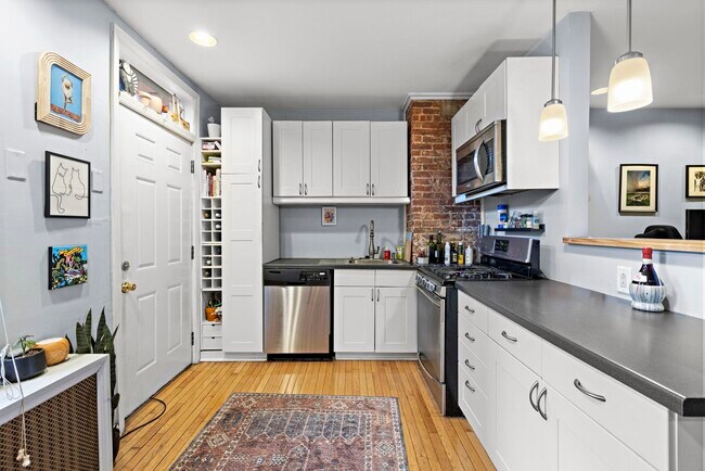 Building Photo - 358 14th St