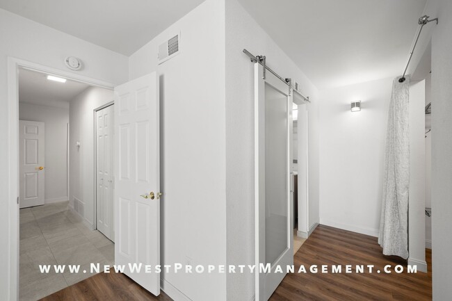 Building Photo - Beautifully upgraded Point Loma 2-bedroom ...