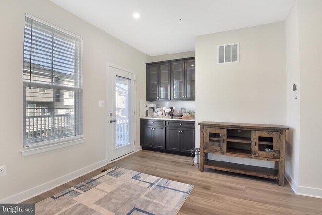 Building Photo - 133 Woodgate Cir