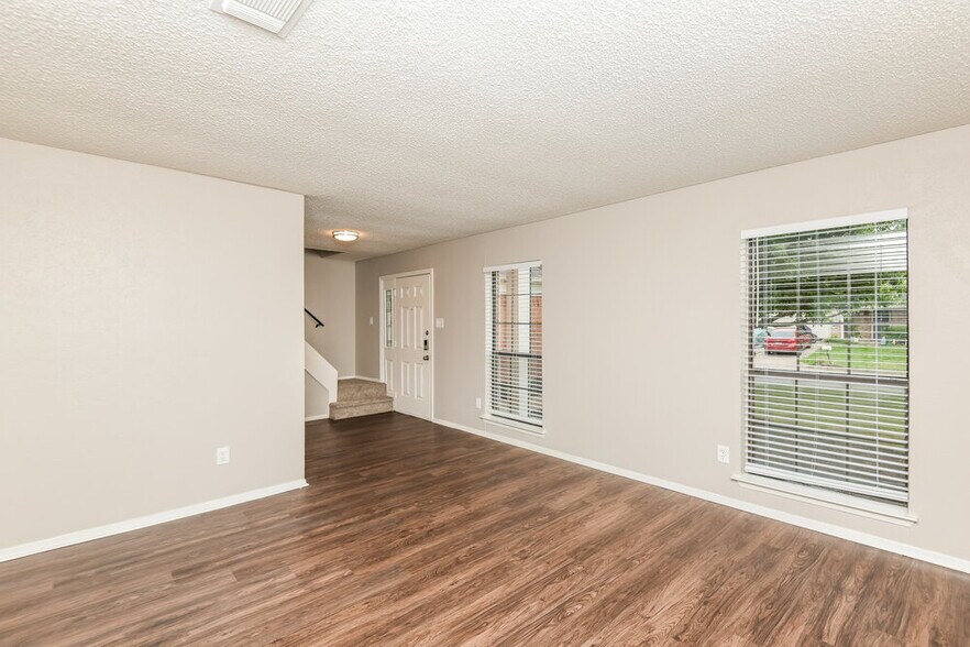 Building Photo - 3956 Wrenwood Dr