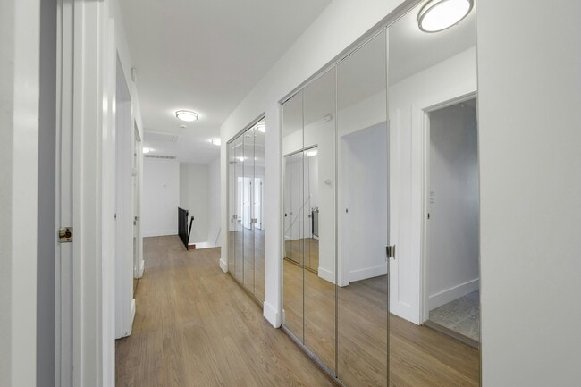 Building Photo - 2413 Hammett Ave