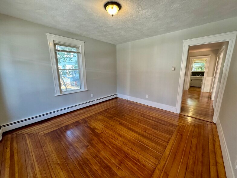 Building Photo - 109 Ruggles St