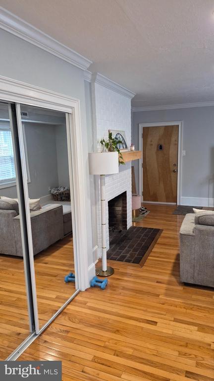 Building Photo - 230 Pine St