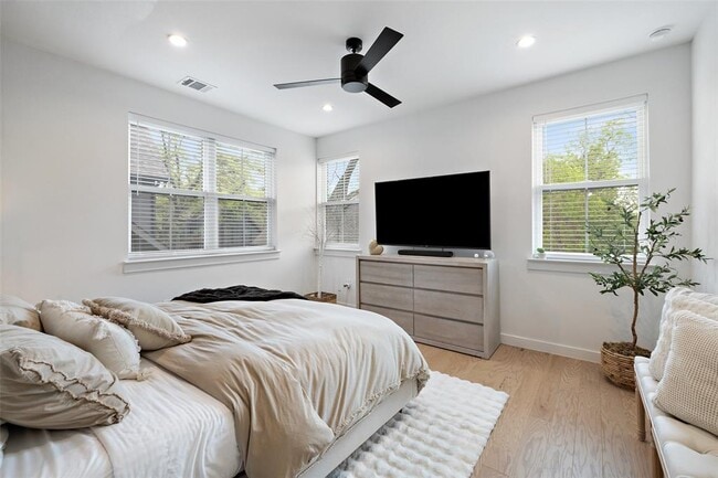 Building Photo - 5701 Tura Ln