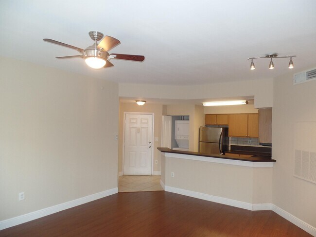 Building Photo - 2550 SW 18th Terrace