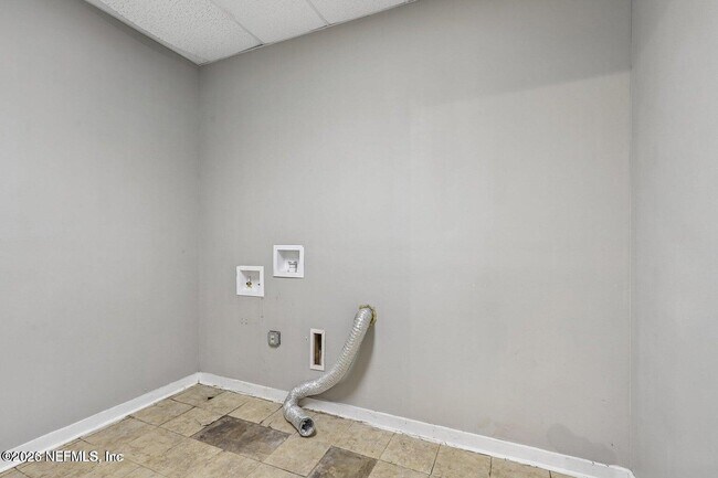Building Photo - 356 Tidewater Cir W