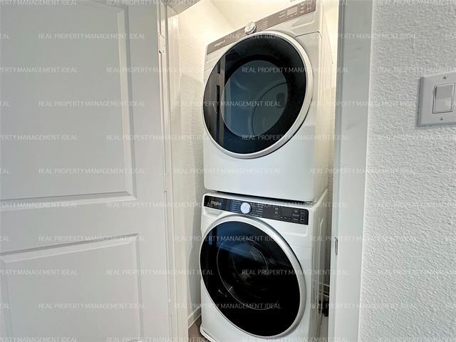 Building Photo - 718 Sandhill Crane Ln