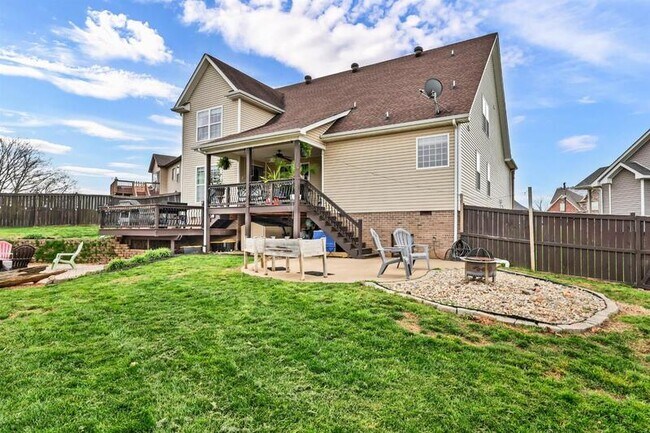 Building Photo - 820 Carousel Ct