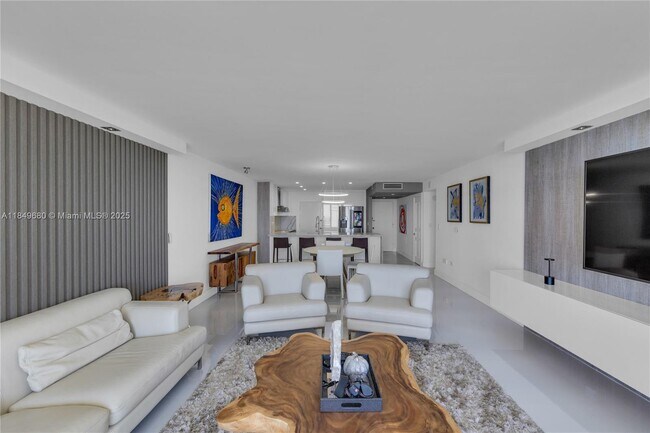 Building Photo - 5555 Collins Ave