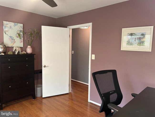 Building Photo - 13 Quince Ct