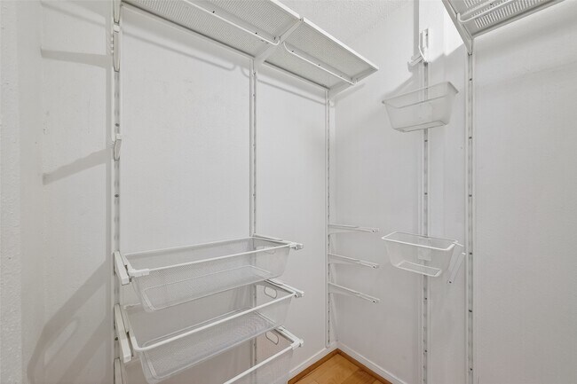 Building Photo - 7575 Cambridge St