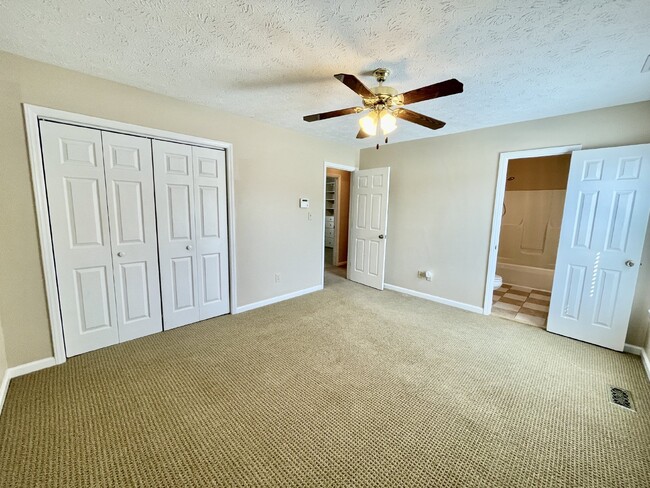 Building Photo - 4 bedroom, 3 bathroom Nest in Spring Lake