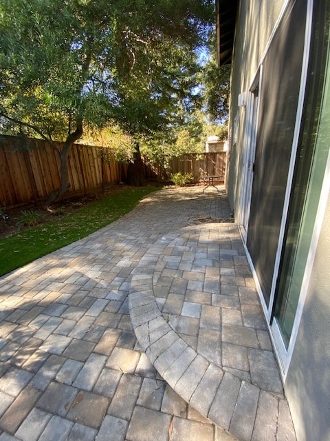 Building Photo - 166 Bryant St