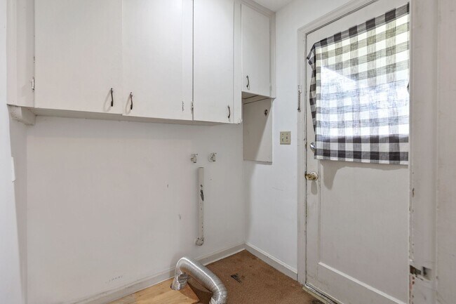 Building Photo - Eastside rambler with A/C, 2 bed 1 bath. Olympia School District.
