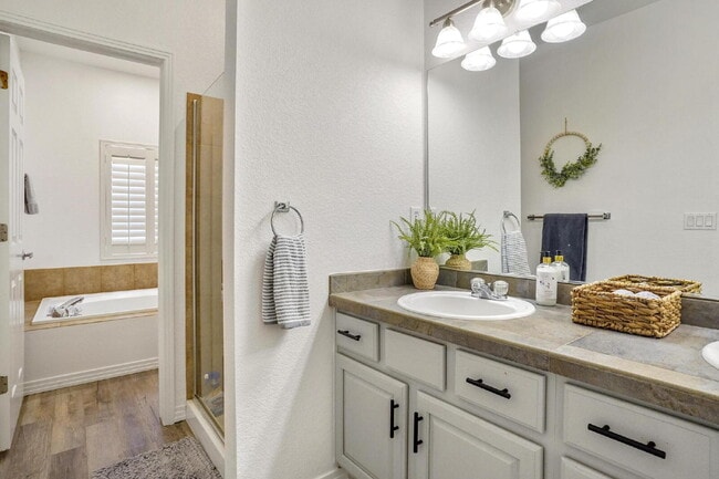 Building Photo - "Spacious 4-Bedroom Townhouse with Granite Finishes & Cozy Fireplace in Parker, CO!"