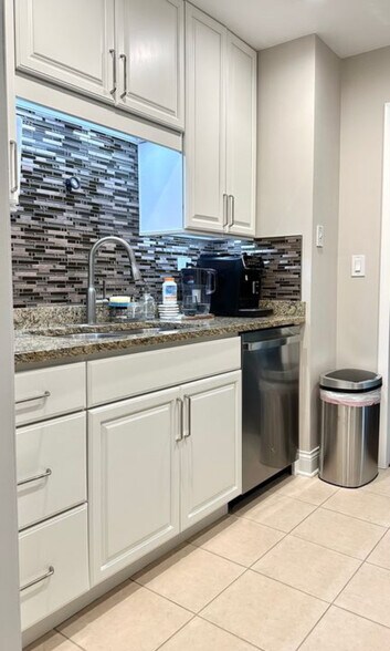 Building Photo - 190 S Wood Dale Rd