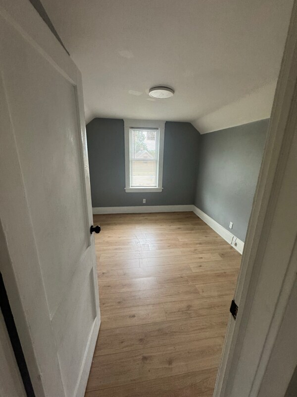 Building Photo - 15353 Yorick Ave