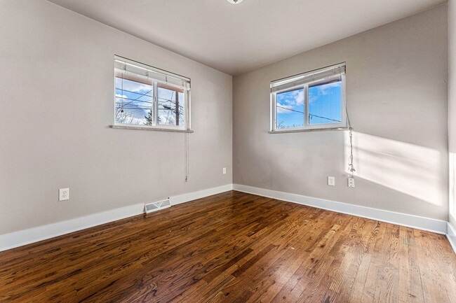 Building Photo - 5417 S Fox St