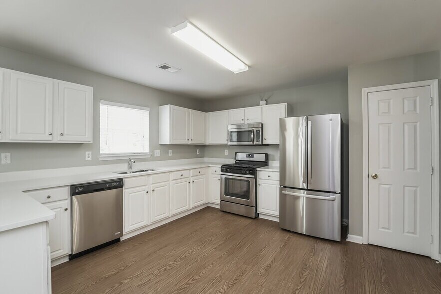 Building Photo - 7809 Leisure Ln