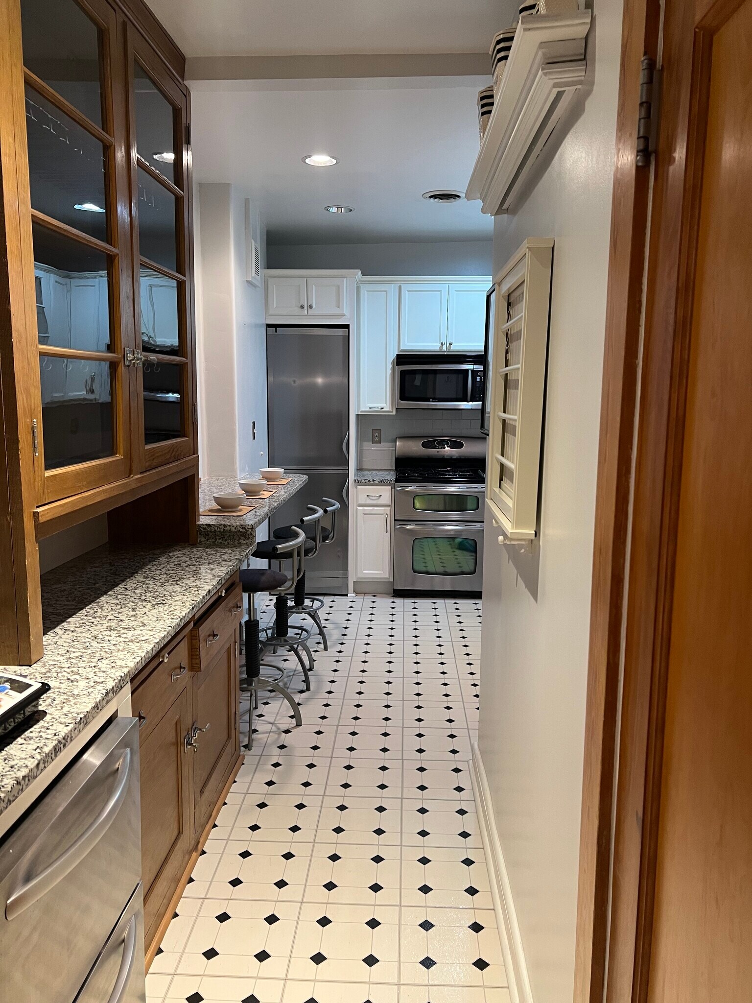 Building Photo - 3401 Greenway