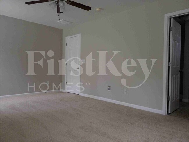 Building Photo - 2140 Lauren Woods Dr