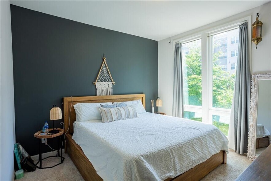 Building Photo - 452 Latta St NE