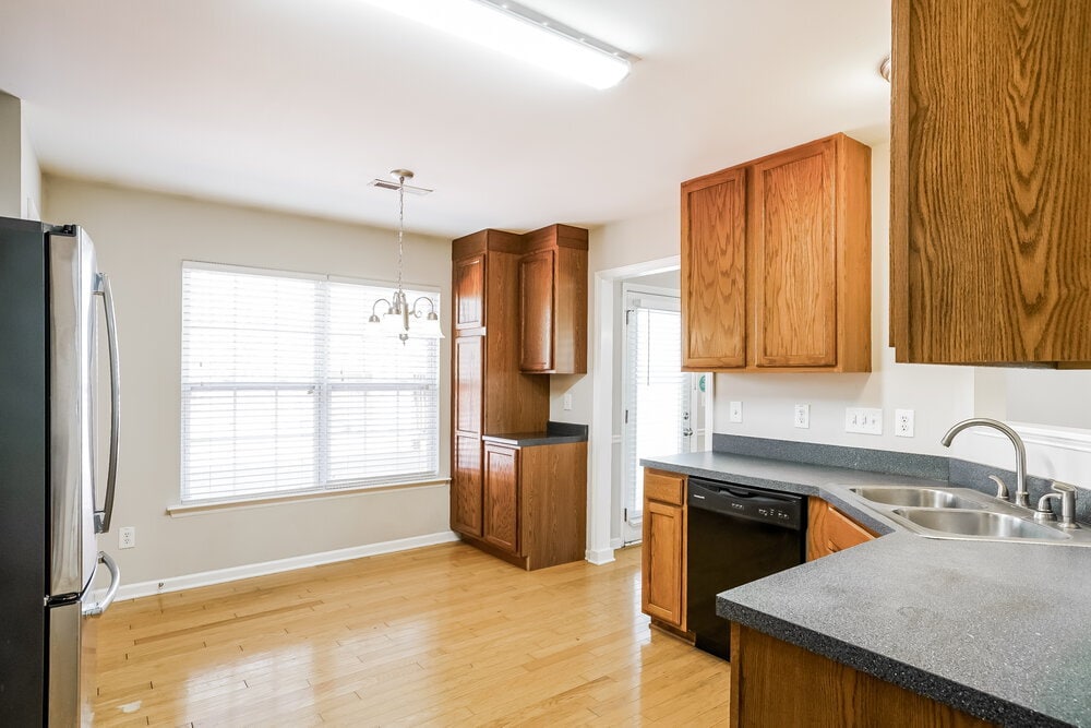 Building Photo - 840 Red Oak Tree Dr