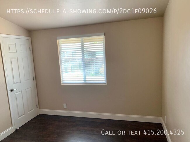 Building Photo - Spacious 3 Bedroom 2 bath in Seaside