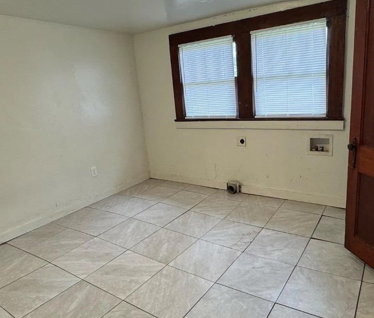 Building Photo - 3515 Carver Ave SW