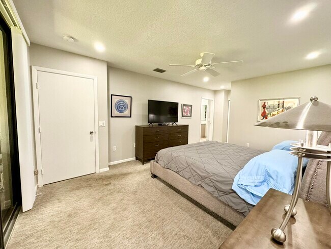 Building Photo - 5135 Floria Dr