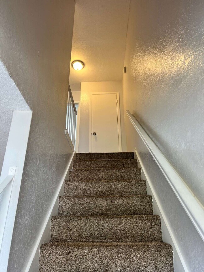 Building Photo - 2705 Wimbledon Ct