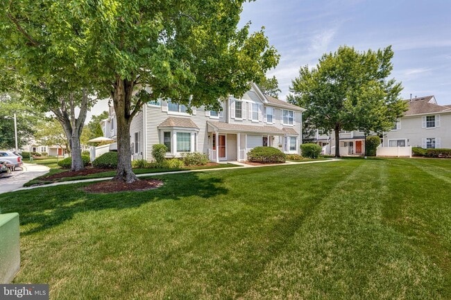 Building Photo - 3704 Fenwick Ln