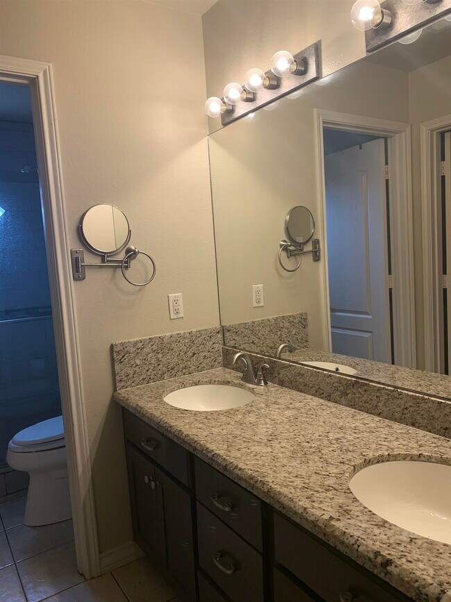 Building Photo - 510 Shiloh Dr