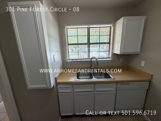 Building Photo - 301 Pine Forest Cir