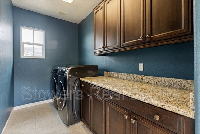 Building Photo - 2512 Piccadilly Cir