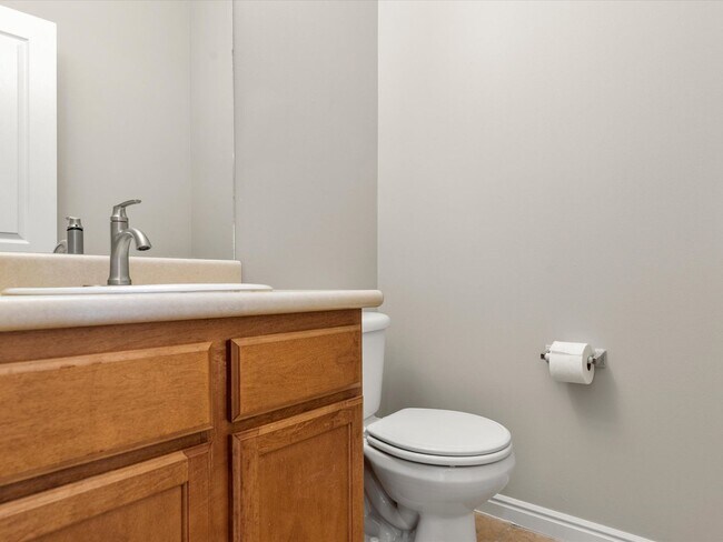 Building Photo - Newly Updated South Ogden Townhome | 3 Bed | Private Backyard | 2-Car Garage