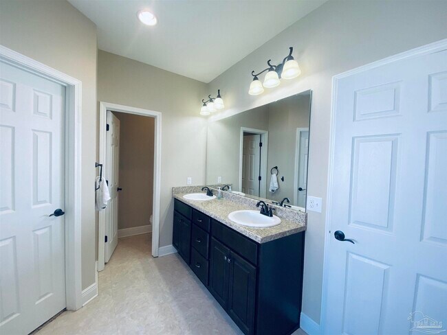 Building Photo - 1671 Eagle Terrace