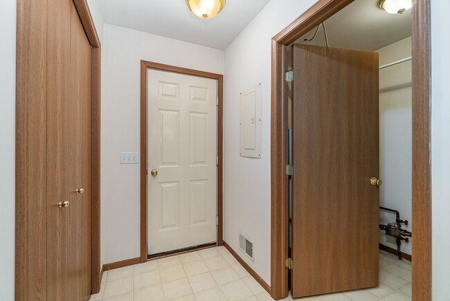 Building Photo - 2429 Morning Dawn Dr